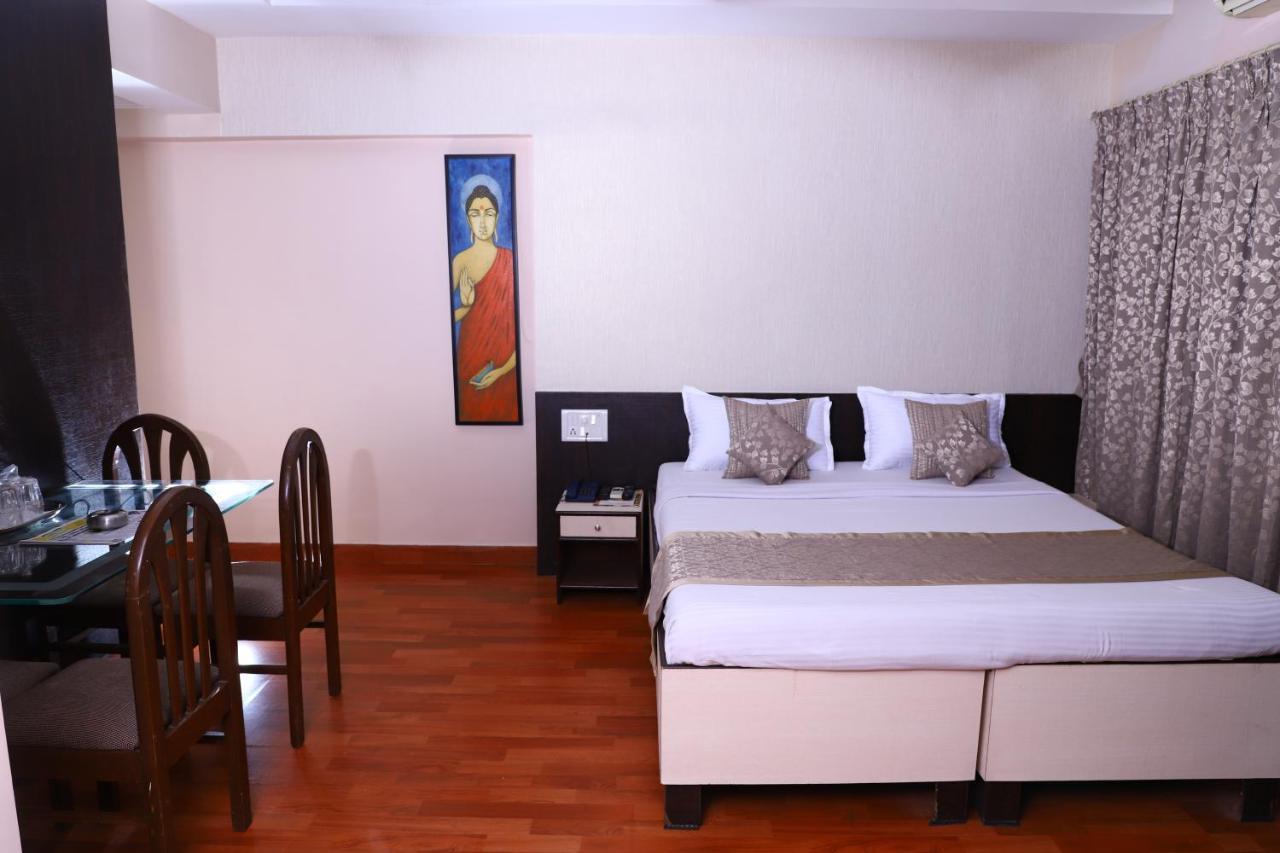 Hotel Bharat Avenue - Mumbai — Photos 1